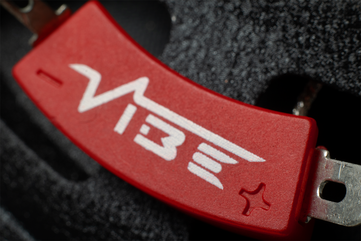 https://vibeaudio.co.uk/wp-content/uploads/2020/08/SLICK6SQCLOSEUP4.png